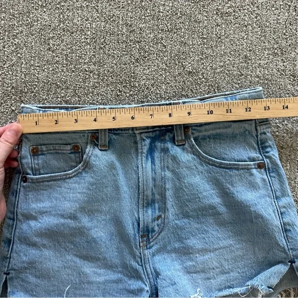Abercrombie & Fitch The Mom Short High Rise Denim Shorts 24/00 - Picture 5 of 7